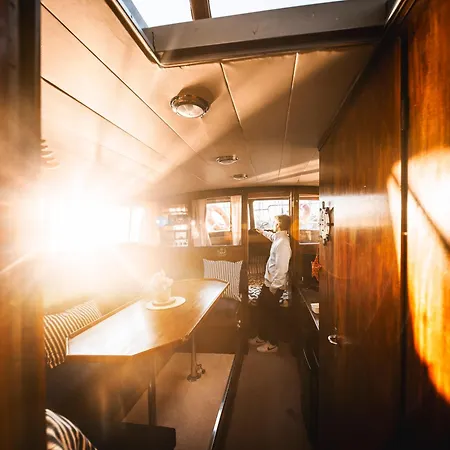 Alojamiento En Barco Oasis Botel Valenza