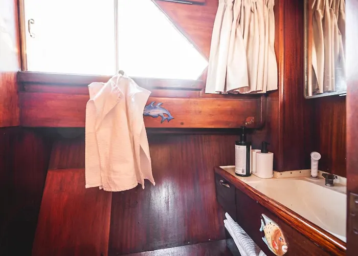 Hotel en barco Alojamiento En Barco Oasis *